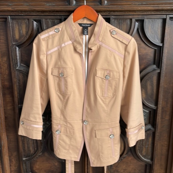 White House Black Market light weight jacket size 10 in mint condition. - Picture 5 of 17